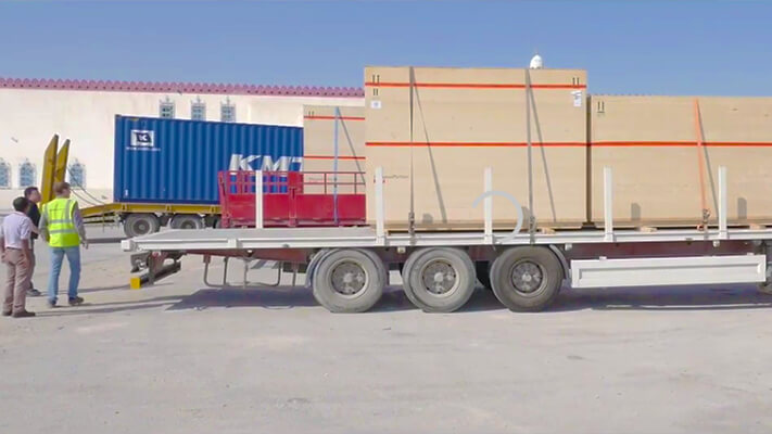 transport of the climate crates specifically designed for the glass horses